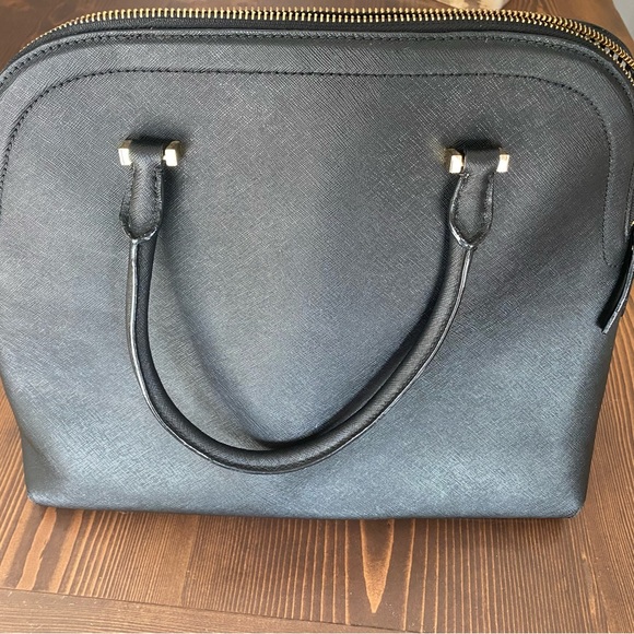 Received as a gift. Doesn’t suit me. In excellent condition. Used maybe twice. - Picture 4 of 5